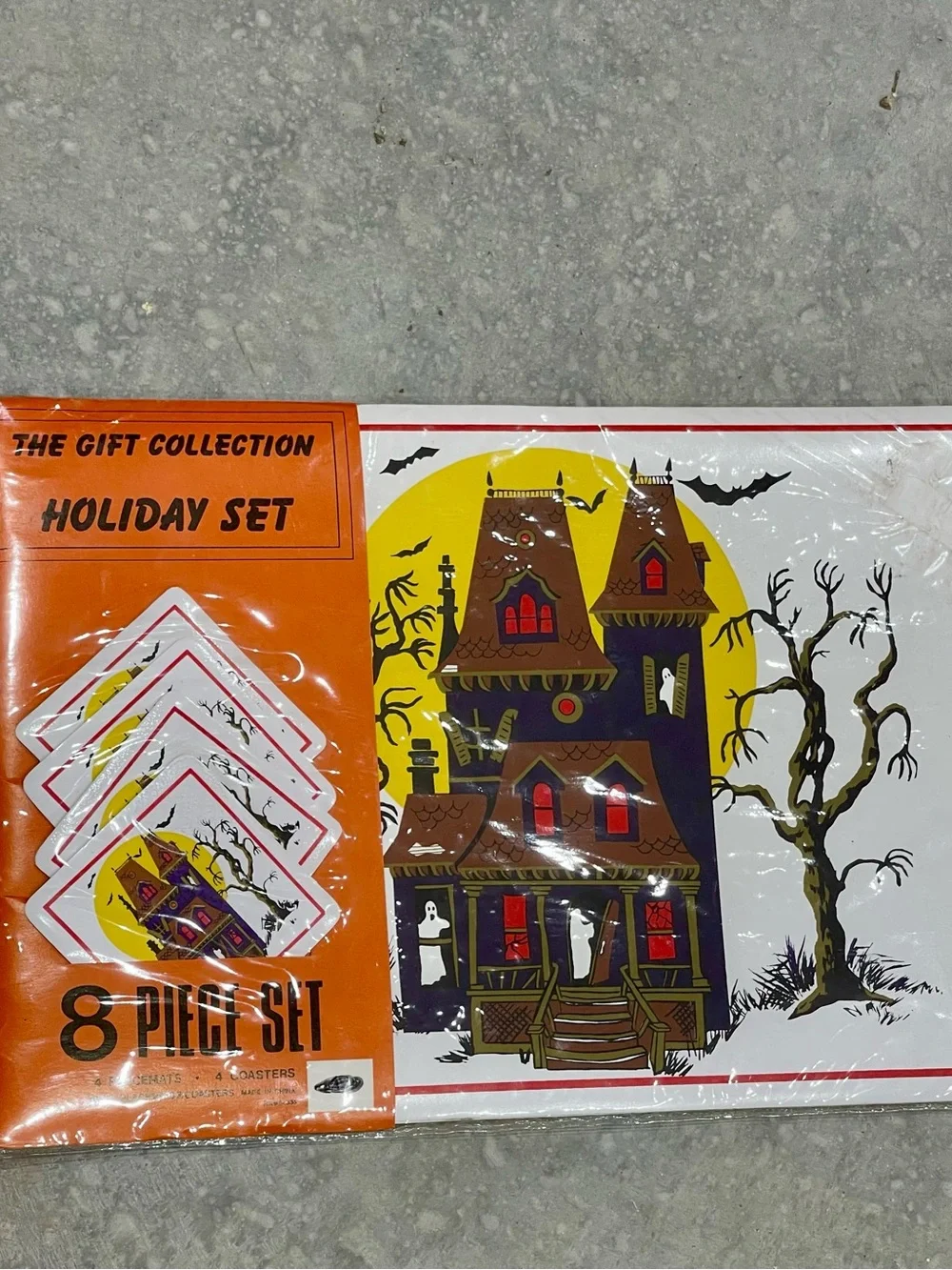 Halloween -Vintage- Placemat and Coaster Set - Ghosts - New In Package - haunted